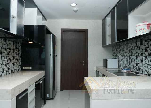 Custom Furniture Bekasi Timur bahan HPL motif kayu modern